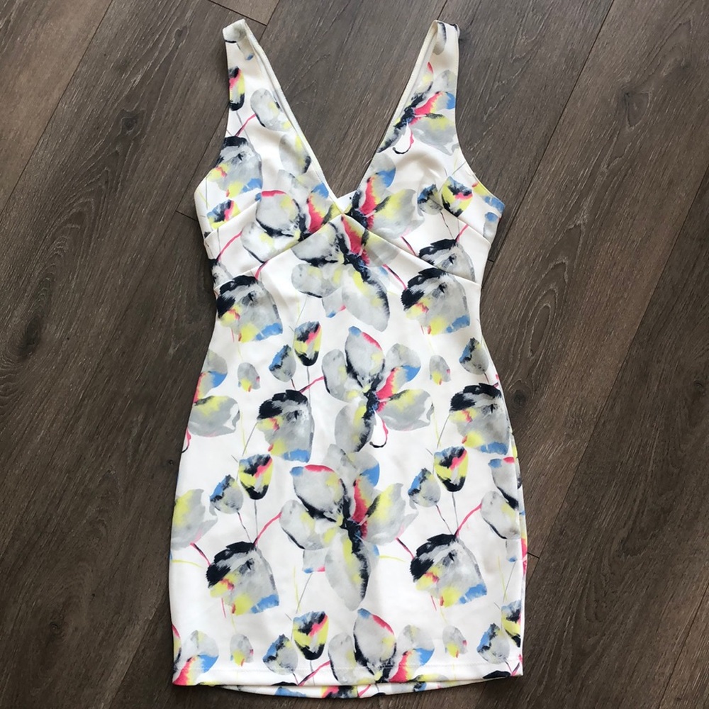 New Nordstrom Lush White Floral V Neck Mini Dress